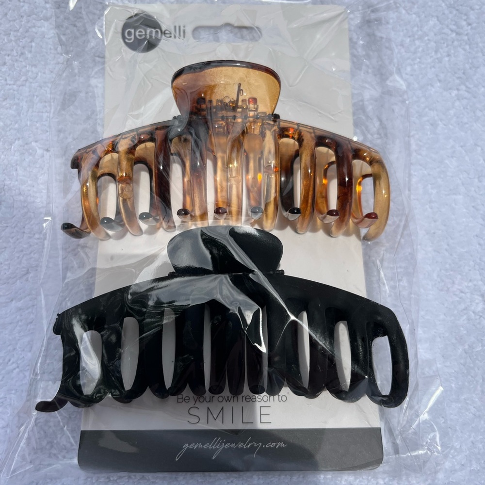 2 Gemelli Hair clips.